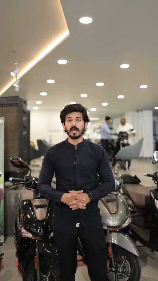 माइलेज भी सुपर, परफॉर्मेंस भी सुपर… और स्टार्ट एकदम साइलेंट! 🤫🔥
पेश है Hero Super Splendor Xtec 2.0 — 75 KM/L तक का माइलेज, दमदार 125cc इंजन, Bluetooth Connectivity, Fully Digital Meter, LED Headlamp और USB Type-C Charger के साथ! ⚡
💥 20 Years of Trust, Now with a Super Silent Start!
अब हर राइड बनेगी और भी स्मूद, स्मार्ट और स्टाइलिश। 😎
*नियम एवं शर्तें लागू।
खुराना हीरो मोटर्स, देवास
📞 Contact: 9289922488
📍 Branch 1: 243, A.B. Road, Dewas (M.P.)
📍 Branch 2: 7, Ganga Nagar, A.B. Road, Dewas (M.P.)