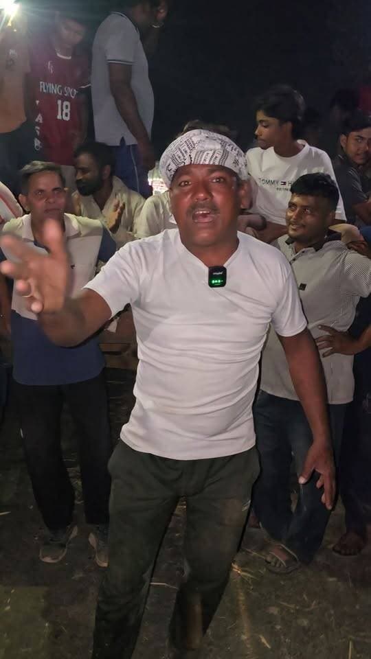 बिजली धरने को लेकर इस व्यक्ति ने गाई रागनी, सुनकर लोगों में आ गया जोश