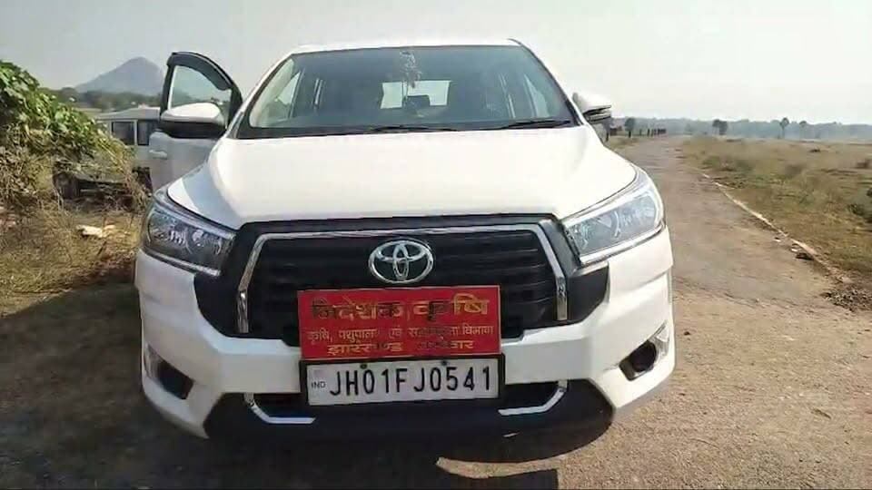 कृषि निदेशक ने की पूर्वी टुंडी के भोजपुर गांव में की आधुनिक खेती की पड़ताल
#EastTundi #BhojpurVillage #DhanbadNews #JharkhandNews #AgricultureDepartment #DirectorOfAgriculture #ModernFarming #SmartFarming #AgricultureInspection #Farmers #FarmerWelfare #AgriculturalDevelopment #FarmingTechnology #AgricultureNews #RuralDevelopment #JharkhandAgriculture #ModernAgriculture #AgricultureInnovation #VillageDevelopment #FarmerSupport #DhanbadAgriculture #LatestNews #BreakingNews #HindiNews #99News