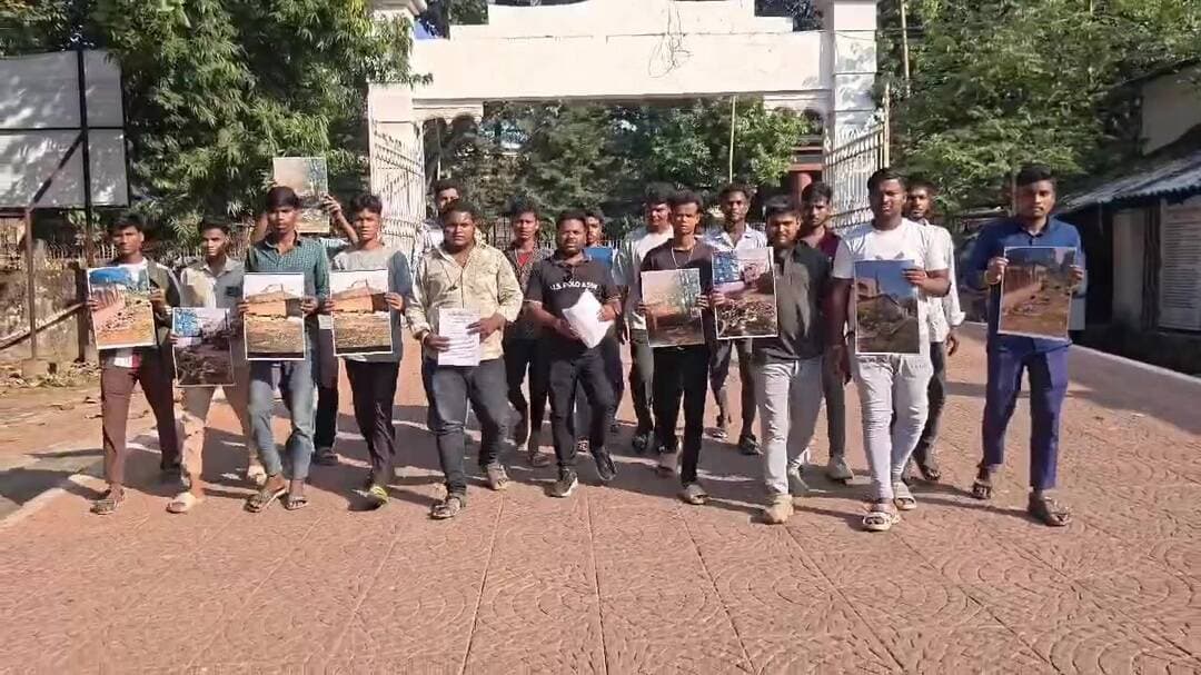 ବାରିପଦା ସଦର: ବାରିପଦା ସହରରେ ସଫେଇ ସମସ୍ୟା: ଭଞ୍ଜସେନା ପକ୍ଷରୁ ଅତିରିକ୍ତ ଜିଲ୍ଲାପାଳଙ୍କୁ ଦାବିପତ୍ର