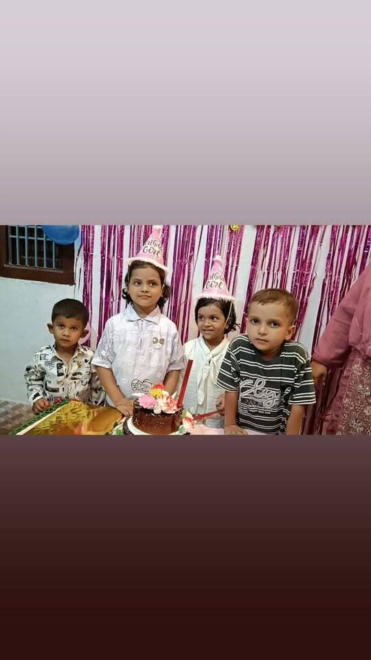 ❤️🎂 मेरी लाडली बेटी को छठे जन्मदिन की दिली मुबारकबाद! 🎂❤️
आज ही के दिन 6 साल पहले मेरी जिंदगी में खुशियों की बहार बनकर मेरी जिगर का टुकड़ा, मेरी प्यारी बेटी ने इस दुनिया में पहला कदम रखा था। मेरी बच्ची, तुम मेरी जिंदगी की सबसे खूबसूरत नेमत और मेरे दिल का सुकून हो। तुम्हारी मुस्कुराहट मेरी सबसे बड़ी खुशी है।
अल्लाह तबारक व तआला तुम्हें हमेशा हर बुराई, बुरी नजर और हर परेशानी से महफूज रखे। तुम्हें नेक दिल, नेक सीरत और कामयाब इंसान बनाए। तुम्हारी जिंदगी खुशियों और बरकतों से भरी रहे।
आमीन या रब्बुल आलमीन! 🤲❤️