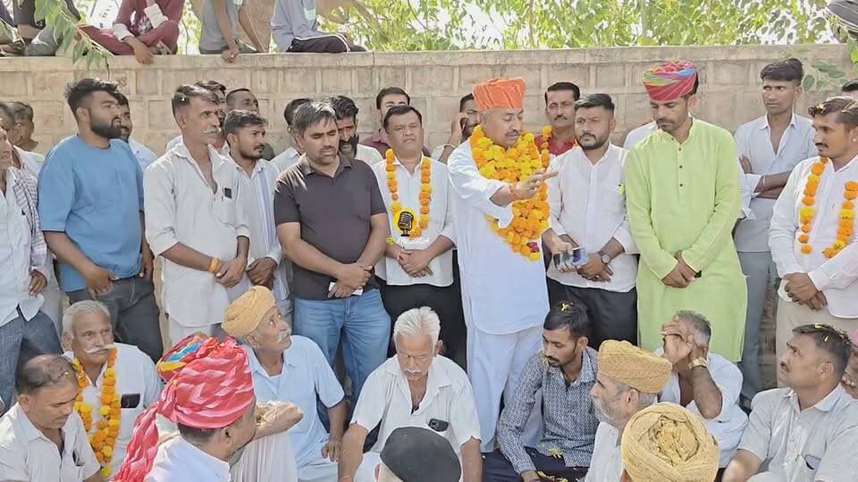 सोशल मीडिया से चुनाव नहीं लड़े जाते
ये साफे वाले बुजुर्ग पावर सेंटर है - सवाई सिंह इंदा