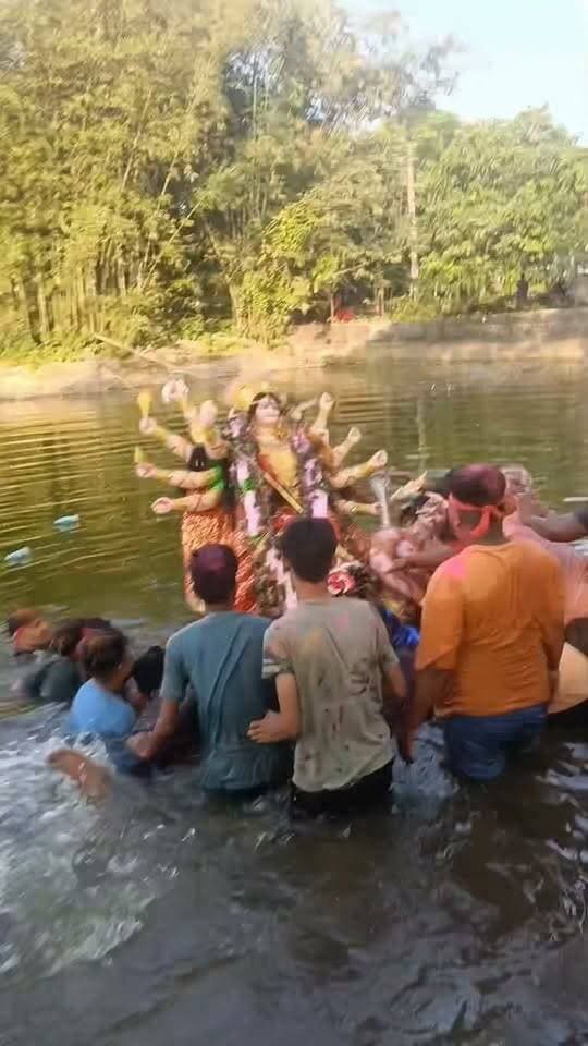 মেখলিগঞ্জের ভোটবাড়ি কেশব স্মৃতি পাঠাগার ও ক্লাবের প্রতিমা নিরঞ্জন