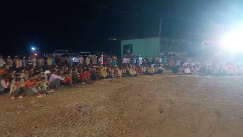 ओबीसी महासभा एवम् जय भीम सेना के साथियों के साथ आज विशाल इनामी दंगल राजाखोह में भाई शिवम पहाड़े जी, शैलेन्द्र मार्शकोले जी,आरिफ भाई जी विनोद बघेल जी ,मनीष भाई सहित लोधी विपिन वर्मा