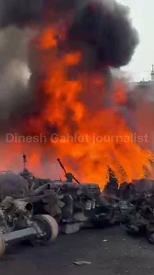 नेहरू नगर में टायरों के गोदाम में लगी भीषण आग, दमकल की 3 गाड़ियों ने पाया काबू! #RajasthanNews #LatestNews #ajmer #AAG