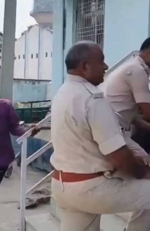 शेखपुरा में पानी भरे गड्ढे में गिरने से 20 वर्षीय युवक की मौ/त, अगले फागुन में होनी थी शादी..
Sheikhpura Collectorate Sheikhpura Hunt New DRCC Sheikhpura बात मनकौल गांव की सनैया पंचयात Kamlesh Parsad चोढदरगाह पंचायत की आवाज़ Rinki Kumari #dmsheikhpura #BiharNews #bihar #sheikhupura