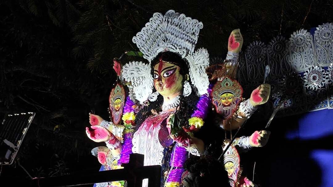 নকশাল বাড়িতে প্রতিমা নিরঞ্জনের কিছু দৃশ্য