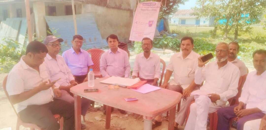 किशनगंज- बिहार विधान परिषद कोशी स्नातक निर्वाचन 2026 के अवसर पर मतदान दिवस दिनांक 23 अक्टूबर 2026 को सहायक निर्वाची पदाधिकारी - सह - जिला पदाधिकारी नवीन कुमार एवं पुलिस कप्तान संतोष कुमार द्वारा भ्रमण कार्यक्रम के दौरान जिलान्तर्गत सभी मतदान केन्द्रों पर मतदान स्वच्छ, निष्पक्ष, शांतिपूर्ण एवं भयमुक्त वातावरण में संपन्न कराने के उद्देश्य से विभिन्न मतदान केंद्रों का निरीक्षण किया गया ।
जिलान्तर्गत संबंधित मतदान केंद्रों पर मतदाताओं की संख्या निम्नवत है:-
57-टेढ़ागाछ प्रखंड — पुरुष 180, महिला 34, अन्य 0, कुल 214
58-बहादुरगंज प्रखंड — पुरुष 429, महिला 92, अन्य 0, कुल 521
59-दिघलबैंक प्रखंड — पुरुष 272, महिला 51, अन्य 0, कुल 323
60-ठाकुरगंज प्रखंड — पुरुष 423, महिला 118, अन्य 0, कुल 541
61-पोठिया प्रखंड — पुरुष 285, महिला 62, अन्य 0, कुल 347
62-कोचाधामन प्रखंड — पुरुष 748, महिला 104, अन्य 0, कुल 852
63-किशनगंज प्रखंड — पुरुष 144, महिला 38, अन्य 0, कुल 182
64-किशनगंज अनुमंडल — पुरुष 417, महिला 157, अन्य 0, कुल 574
#viralreels #viralreelschallenge #viralchallenge #newyork #2026Goals #videogames #vacaciones #vlog #Viajes