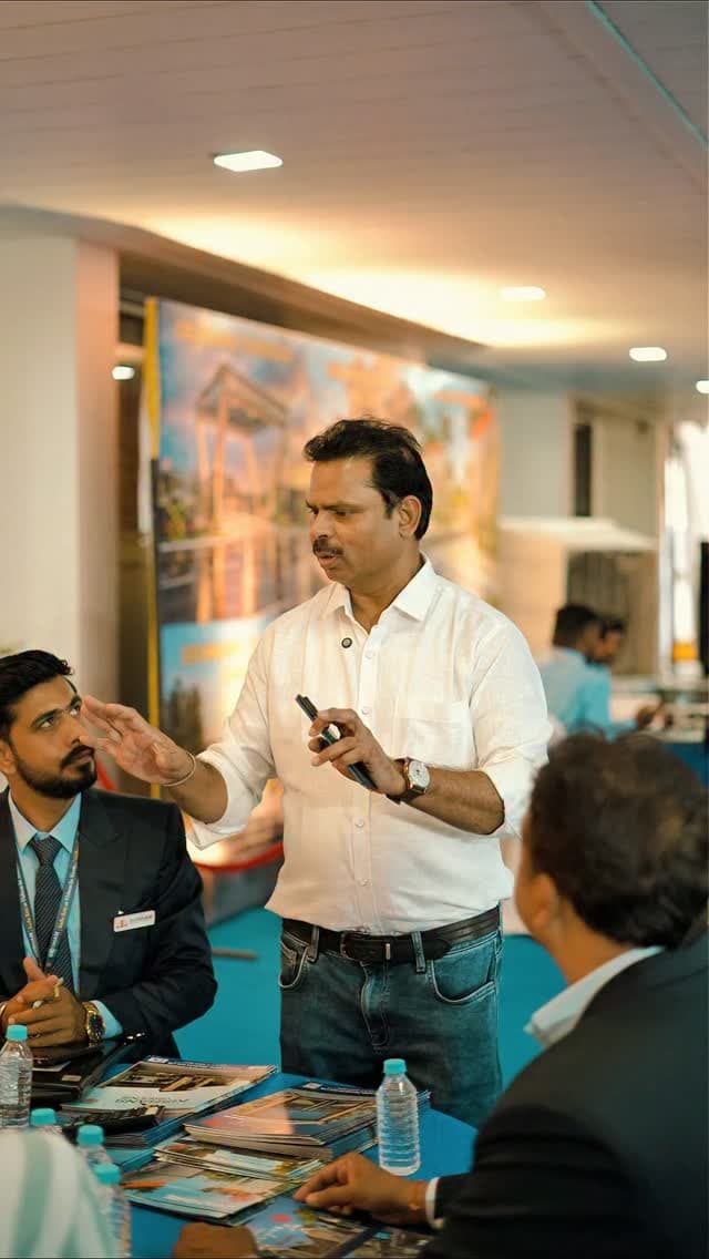 क्या आप भी इंदौर के सुपर कॉरिडोर पर अपना सपनों का प्लॉट या बेहतरीन इन्वेस्टमेंट ऑप्शन ढूंढ रहे हैं? तो यह मौका हाथ से जाने न दें! 🏡✨
Dainik Bhaskar और Siddham Infra Projects लेकर आ रहे हैं—“The Big Plotting Days | Siddham Property Expo 2026”!
सुपर कॉरिडोर के बेस्ट प्रोजेक्ट्स, एक्सपर्ट्स से डायरेक्ट सलाह, और साथ ही एक शानदार लिमिटेड टाइम ऑफर—प्लॉट खरीदने पर पाएं up to 30 grams of 24-carat gold! (T&C Apply) 🪙🔥
📅 Dates: 23, 24 & 25 October 2026
⏰ Timings: 10:00 AM to 9:00 PM
📍 Venue: Sajan Prabha Garden, Vijay Nagar Square, A.B. Road, Indore
चाहे आप फर्स्ट-टाइम होम बायर हों, फैमिली के लिए घर तलाश रहे हों या एक स्मार्ट इन्वेस्टर—यह एक्सपो आपके लिए परफेक्ट है!
🔗 Register Now: https://event.siddhaminfraprojects.in/?event=digital (या QR कोड स्कैन करें और आज ही रजिस्टर करें!)
@SiddhamInfraProjectpvtltd
#TheBigPlottingDays #SiddhamPropertyExpo2026 #SiddhamInfraProjects #DainikBhaskar #SuperCorridorIndore