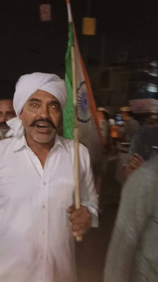 भीम गढ़ खेड़ी की जनता ने कहां जब तक बिजली नहीं आएगी रेलवे रोड ऐसे ही रहेगा जाम। एक घंटे जाम लगाने के बाद आई बिजली।