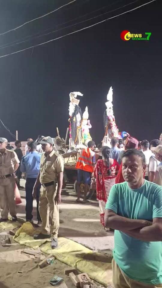 আজও চলছে বিসর্জন পর্ব