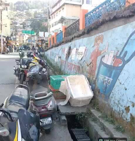 पौड़ी: पौड़ी नगर में अतिक्रमण और पॉलीथीन पर सख्त कार्रवाई, भारी जुर्माने हुए जारी