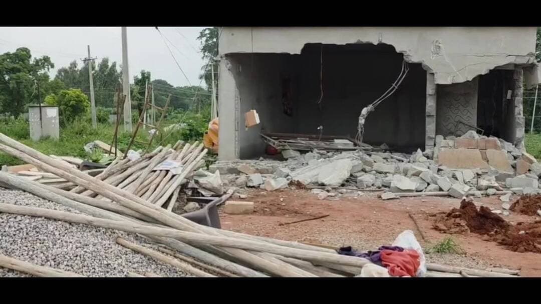 ಹಾರೋಹಳ್ಳಿ: ಜಮೀನು ವಿವಾದದಲ್ಲಿ ತೋಟ ಧ್ವಂಸ, ಮನೆ ನೆಲಸಮ