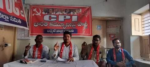 నిర్మల్: పత్తి కొనుగోళ్లపై ఆంక్షలు తొలగించాలి: సీపీఐ జిల్లా కార్యదర్శి డిమాండ్