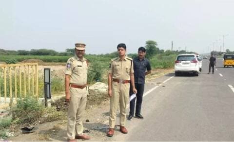 ముధోల్: బాసరలో తరచూ రోడ్డు ప్రమాదాలు: ప్రమాదకర ప్రాంతాలను పరిశీలించిన ఏఎస్పీ సాయి కిరణ్