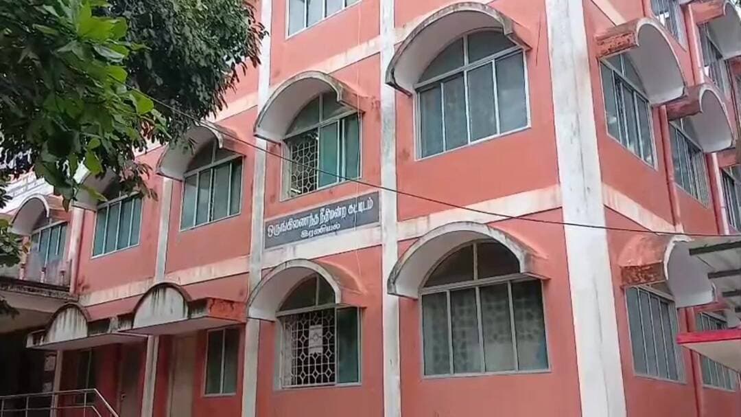 விளவங்கோடு: கன்னியாகுமரி: பாரில் தொழிலாளியை வெட்டி கொன்ற கொலையாளி நீதிமன்றத்தில் சரண்