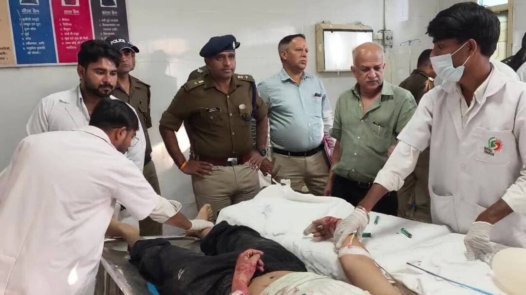 हल्द्वानी: हल्द्वानी में तेज रफ्तार कार पलटी, चार लोग सवार थे