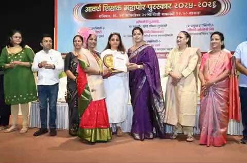 कुर्ला: मुंबईतील ५० उत्कृष्ट शिक्षकांना आदर्श महापौर शिक्षक पुरस्कार