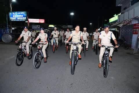 అదిలాబాద్ అర్బన్: ఆదిలాబాద్లో ఘనంగా పోలీస్ అమరవీరుల సంస్మరణ సైకిల్ ర్యాలీ