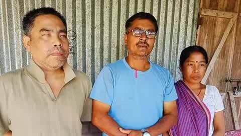 বিশালগড়: জম্পুইজলাতে দৃষ্টিহীন শিক্ষকের পাশে দাঁড়ালেন আইনজীবী জাকির হোসেন