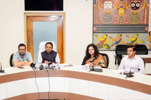 ଝାରସୁଗୁଡା: ସମ୍ଭାବ୍ୟ ବାତ୍ୟା ମୁକାବିଲା ପାଇଁ ସମୀକ୍ଷା: ଶୂନ୍ୟ ମୃତାହତ ଲକ୍ଷ୍ୟରେ ପ୍ରଶାସନ