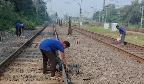 ଝାରସୁଗୁଡା: ରାଉରକେଲା-ଝାରସୁଗୁଡ଼ା ରେଳପଥରେ ଟ୍ରେନ୍ ଚଳାଚଳ ବିଳମ୍ବ, ଜାଣନ୍ତୁ କାରଣ