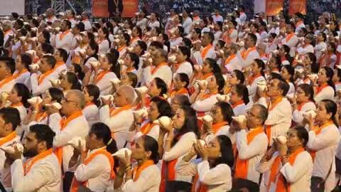 अंधेरी: नाशिकमध्ये 517 जणांनी एकत्र शंखनाद करून गिनीज विश्वविक्रम ठोकला