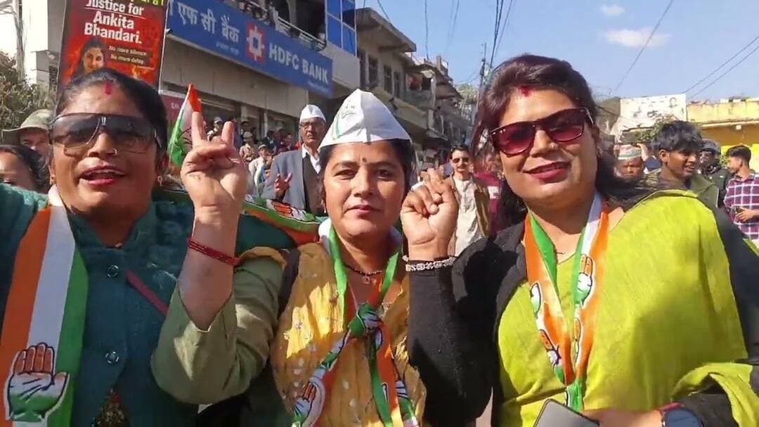द्वाराहाट में कांग्रेस की परिवर्तन शंखनाद रैली।पूर्व सीएम हरीश रावत रहे मौजूद।