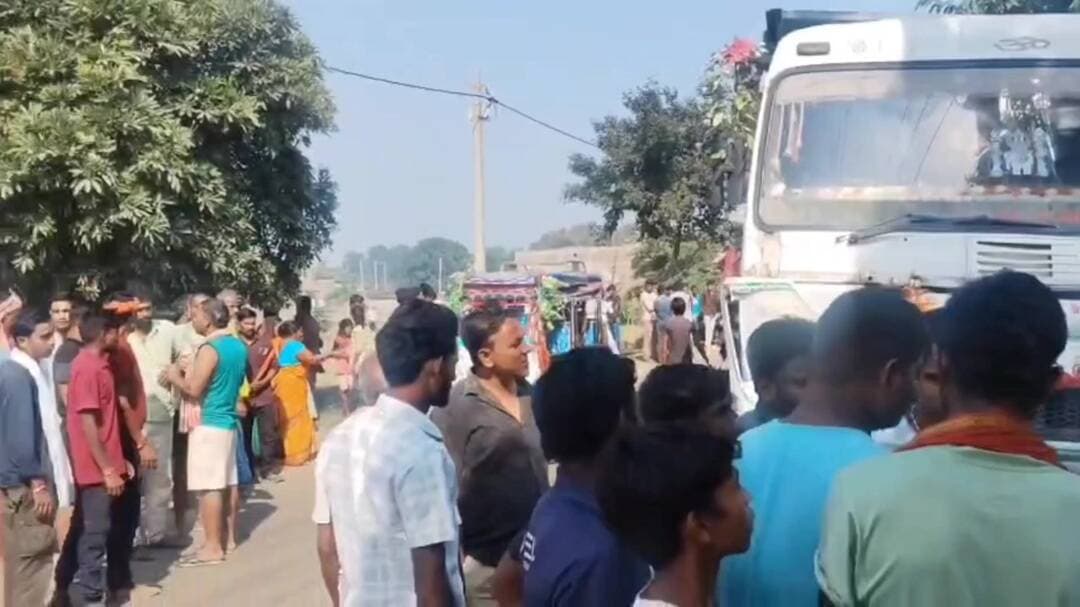 जगदीशपुर: भागलपुर में ई-रिक्शा और हाईवा की भिड़ंत में एक की मौत, छह घायल