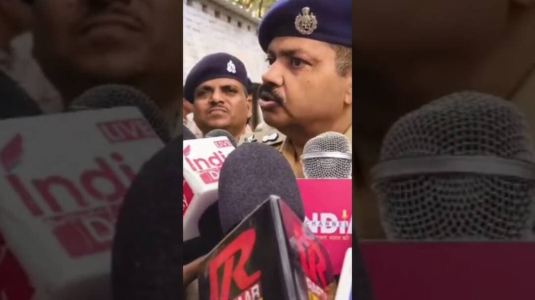लखनऊ में ट्रिपल मर्डर से सनसनी, ताबड़तोड़ फायरिंग में पिता-पुत्र समेत तीन की मौत !