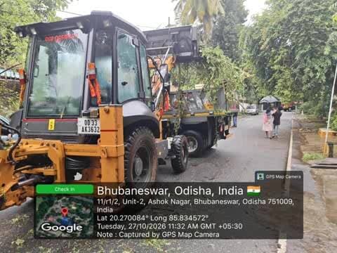 ଭୁବନେଶ୍ୱର: ଭୁବନେଶ୍ୱରରେ ବିଏମସିର ସ୍ୱତନ୍ତ୍ର ପଦକ୍ଷେପ, ବର୍ଷା ପ୍ରଭାବିତ ଅଞ୍ଚଳରୁ ହଟାଯାଉଛି ଗଛ