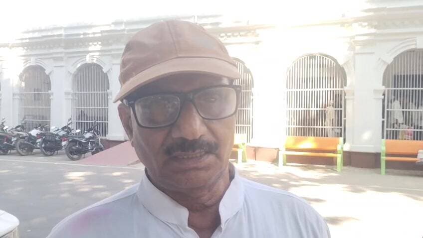 बलिया: बलिया में वृद्ध दंपत्ति को जमीन पर कब्जे और धमकियों का सामना, न्याय के लिए प्रशासन से गुहार
