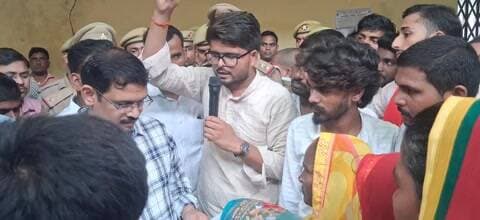 सिकंदरपुर: सरयू नदी की कटान से प्रभावित ग्रामीणों ने मुख्यमंत्री को छह सूत्रीय ज्ञापन सौंपा