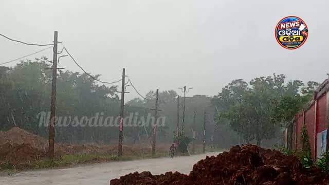 ବାତ୍ୟା #ଅର୍ଣ୍ଣବ ଯୋରନ୍ଦା ଅଞ୍ଚଳରେ ଝିପି ଝିପି ବର୍ଷା ନାହିଁ ପବନ ର ବେଗ
#newsodiaodisha #public #dhenkanal #mahimagadi