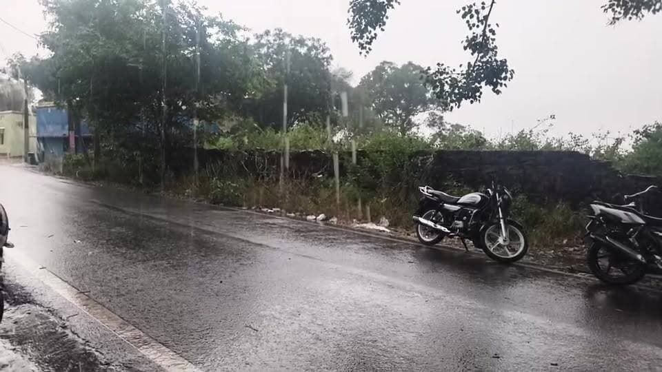 : सरायकेला-खरसावां में बारिश शुरू, तूफान की आशंका के बीच मौसम बदला