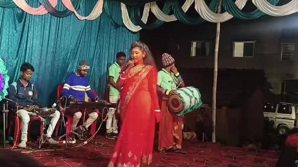 राजनगर के भुईयानाचना गांव में लक्ष्मी पूजा पर भव्य झूमर कार्यक्रम LIVE