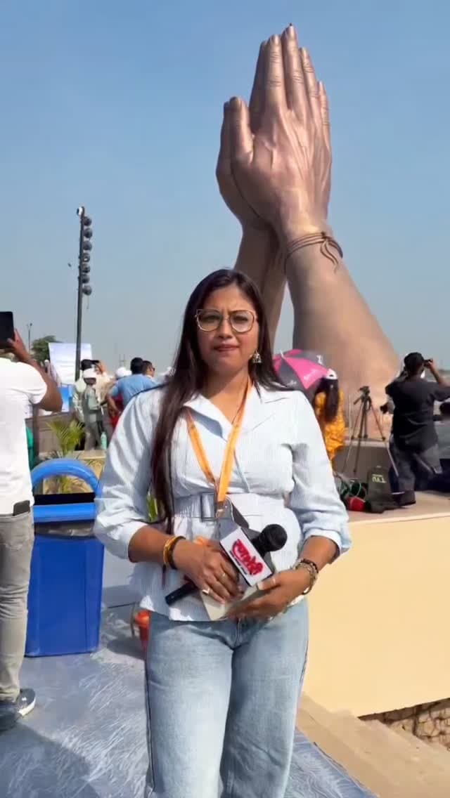 काशी के आसमान में गूंजते भारतीय वायुसेना के शौर्य को अपने कैमरे में कैद करना मेरे लिए सिर्फ कवरेज नहीं, बल्कि गर्व और सम्मान का पल रहा। देश की ताकत को करीब से देखना और दुनिया तक पहुंचाना, एक पत्रकार के तौर पर मेरे लिए गौरव की बात है। #WingsOverGanga #Varanasi #IndianAirForce #ProudMoment #SumanReports