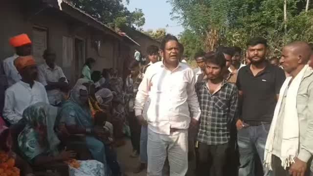 नवनिर्वाचित पंचायत बॉडी को संबोधित करते हुए समाजसेवी अहांरी। जनता के सेवक हो सेवक बंनकरके काम करना --समाज सेवी दिनेश चंद्र अहारी ।