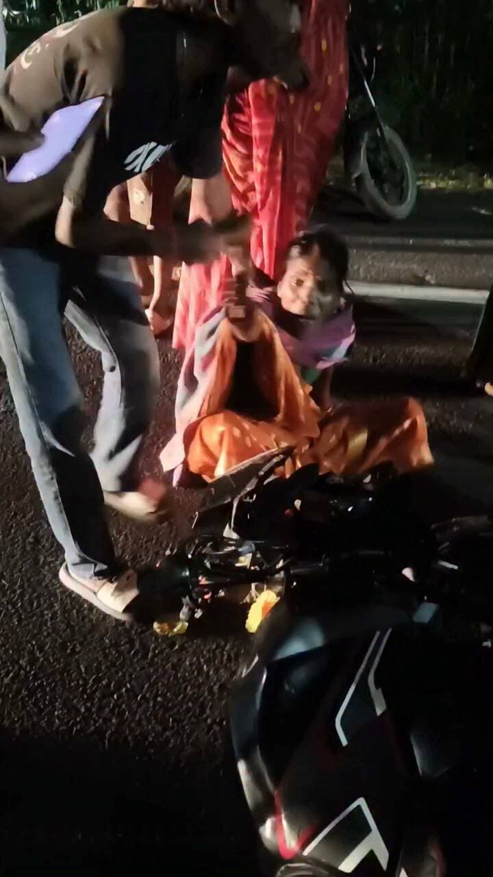 सडक दुर्घटना पुरीख सहरसा..
बीतें दिनों का है. हाई स्पीड ले सकती है आपकी जान... सचेत रहे सुरक्षित रहे..
#ShareThisPost #saharsa #RoadAccident