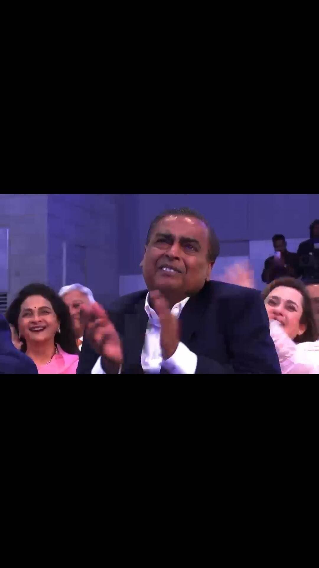 A moment filled with pride, emotions and legacy! ❤️✨ Mukesh Ambani gets emotional as his children, Akash and Isha Ambani, step into the spotlight during Jio’s historic IPO journey — marking a powerful new chapter for the Ambani family and the future of India’s digital giant. 🚀🇮🇳