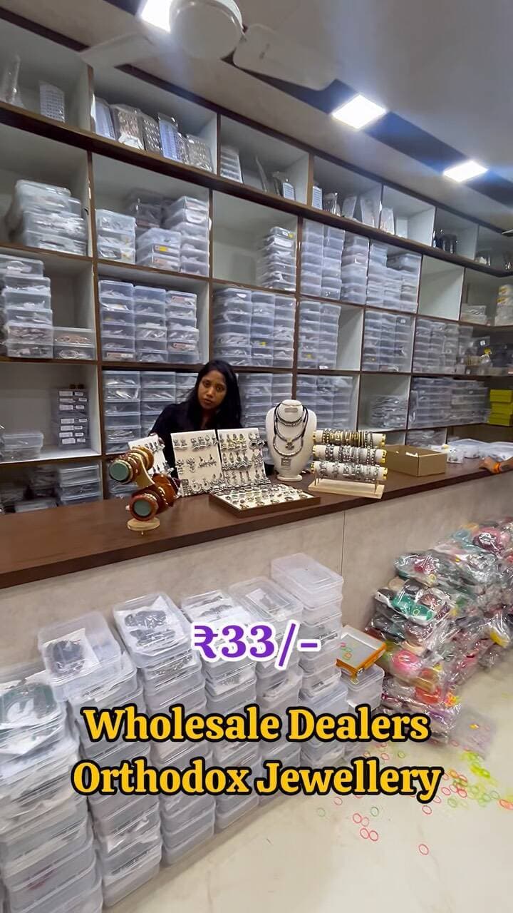 📌 @love_bengaluru
.
.
#jewellery #wholesalemarket #fashionjewelry #clothingstores
