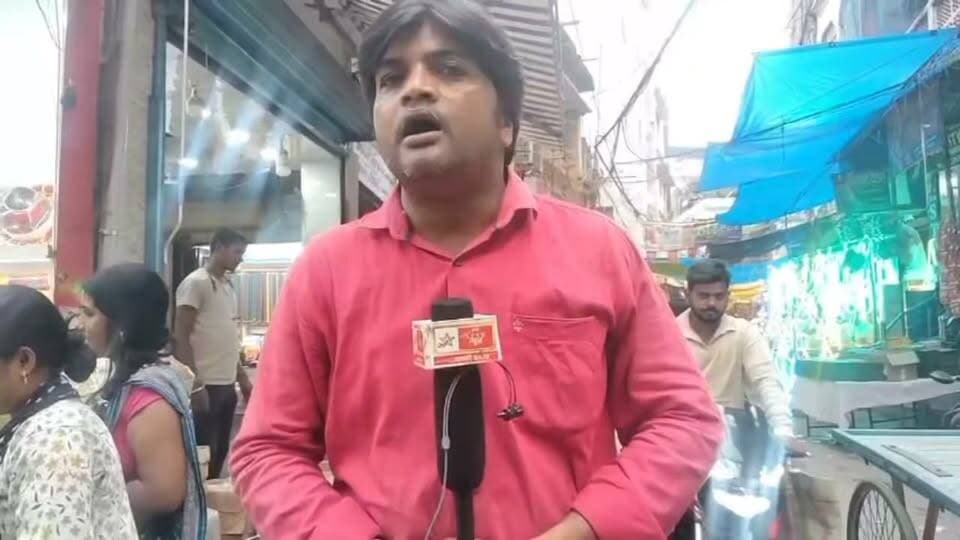 करवा चौथ को लेकर बाजार गुलजार, खरीदारी के लिए उमड़ीं महिलाएं