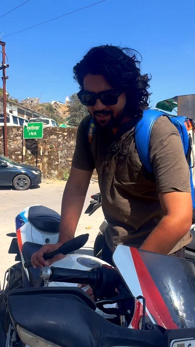 Finally Reached at Guru Sikhar, Highest Pick point of Mountabu
#gujjurider #gurusikhar #mountabu #travel #bikeride r