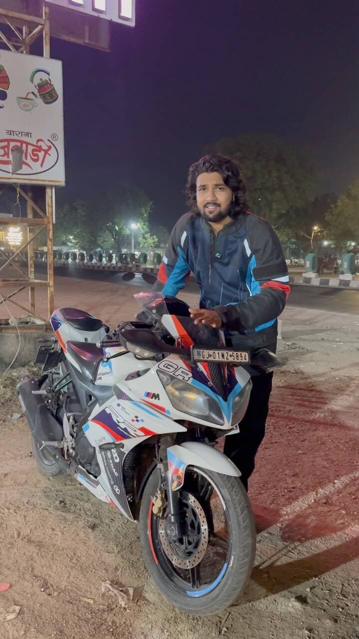 On the way to explore Mount Abu over night Ride with my 10 year old Yamaha R15 v2
#gujjurider #mountabu #yamahar15 #bikerider #travel