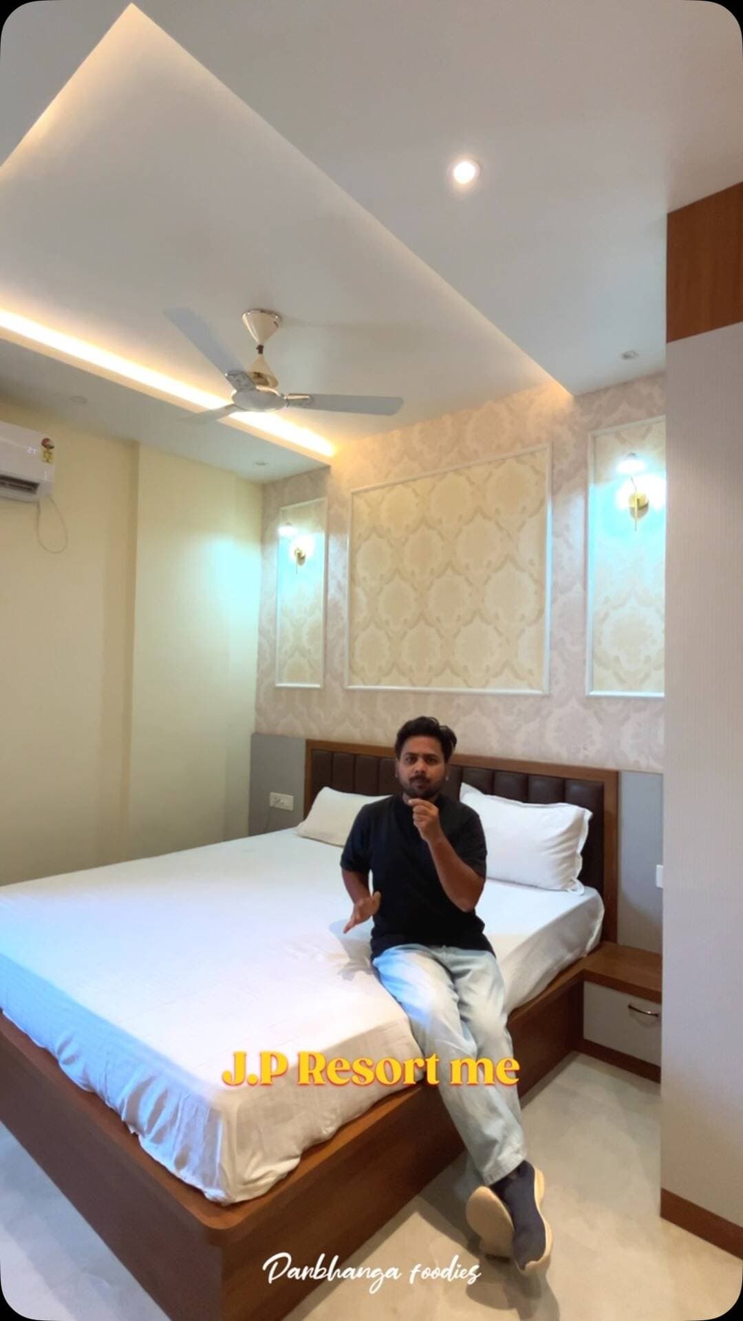 Luxury Room in just тВ╣699
Only at j.p resort
Perfect for your cozy stay
Plan Your visit and grab this offer
.
.
.
#room #hotel #darbhanga #explore #couple