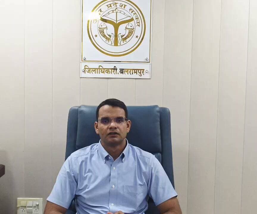 बलरामपुर में चक्रवाती तूफान ‘अर्नब’ का अलर्ट: 30 अक्टूबर को 40–50 किमी प्रति घंटे की रफ्तार से चल सकती हैं तेज हवाएं, बारिश की आशंका; डीएम डॉ. विपिन कुमार जैन ने जारी की एडवाइजरी, किसानों को फसल सुरक्षित रखने की सलाह, जिला प्रशासन अलर्ट मोड पर, नागरिकों से घरों में सुरक्षित रहने और अनावश्यक बाहर न निकलने की अपील।