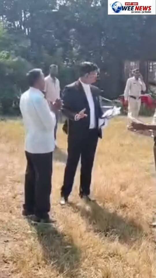 मझगवां में वाहन चेकिंग, 25 चालान काटकर वसूले ₹12,500
न्यायिक मजिस्ट्रेट अजय उइके और पुलिस की कार्रवाई, बिना हेलमेट-सीट बेल्ट व अधूरे दस्तावेजों पर शिकंजा