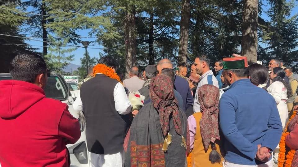 #शिमला :- चौपाल पहुंचे लोकनिर्माण मंत्री विक्रमादित्य सिंह..!