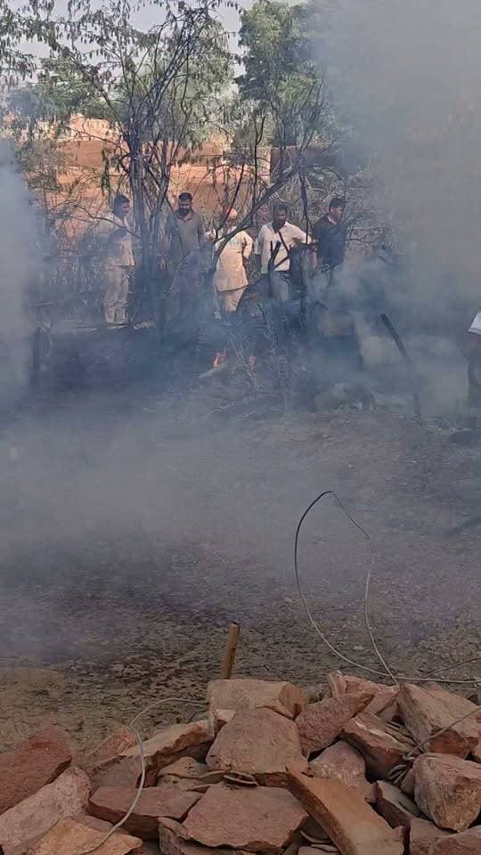 हरसानी लगी भीषण आ*ग। कई घरों के साथ बकरियां गाय जिं*दा ज*ली। Barmer
