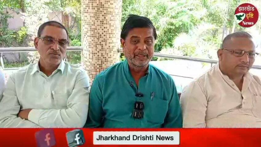 गढ़वा: मल्लिकार्जुन खरगे के बयान पर BJP का विरोध, पुराने बयानों को लेकर JMM नेता जवाहर पासवान ने उठाए सवाल—भाजपा पर लगाया दोहरे चरित्र का आरोप